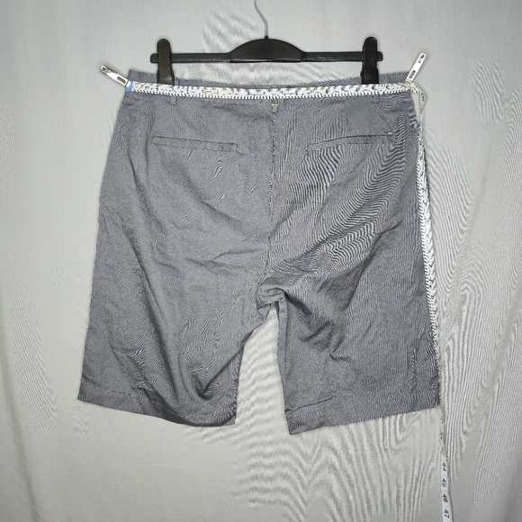 Calvin Klein Men's Casual Shorts Gray Size 36 - Picture 4 of 7